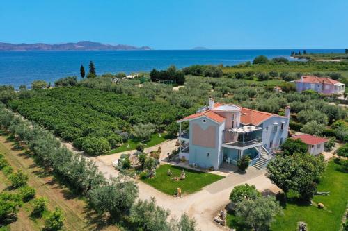 Beachfront Villa Samantha's Paradise