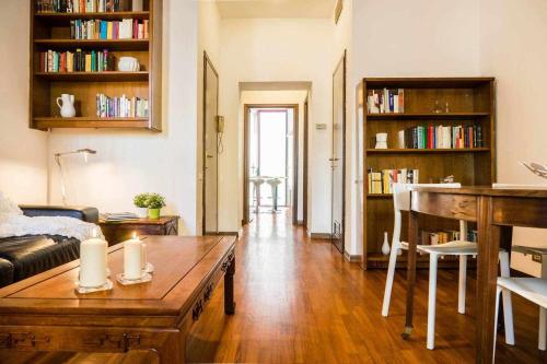 MA08A – beautiful flat with terrace in P.ta Nuova