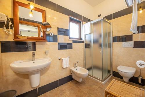Ένα μπάνιο στο Hotel Salento Mirfran