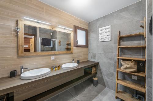 Koupelna v ubytování Quintessence Apt A301 - BO Immobilier - Châtel Multipass 2025 Été offert par votre hôte