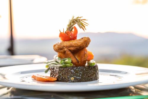 Makanan di atau berdekatan lodge