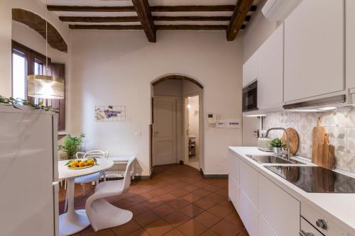 Casa Dora by Mmega