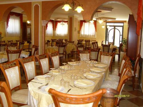 Εστιατόριο ή άλλο μέρος για φαγητό στο HOTEL RISTORANTE DEGLI AMICI