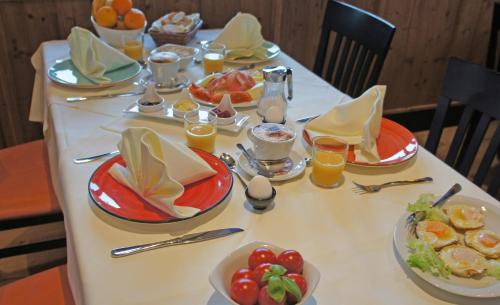 Еда / где поесть недалеко от отеля