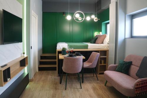 Green Sunnyside Studio - Central Location