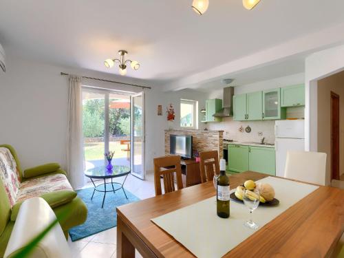 Holiday Home Carla by Interhome
