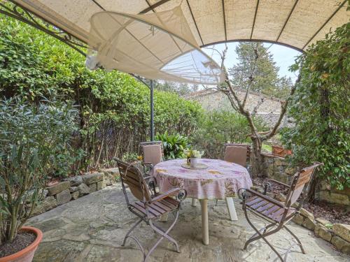 Κήπος έξω από το Holiday Home Vignole by Interhome