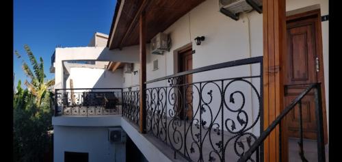 En balkon eller terrasse på MAGIC MOON guest house