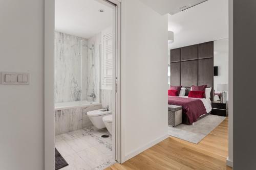 Modern 3BR with Terrace in Benfica by Host For Us