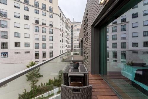 Modern 3BR with Terrace in Benfica by Host For Us