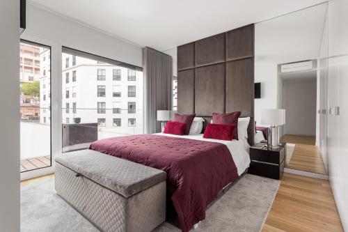 Modern 3BR with Terrace in Benfica by Host For Us