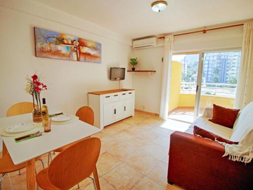 Posedenie v ubytovaní Apartment Voramar-8 by Interhome