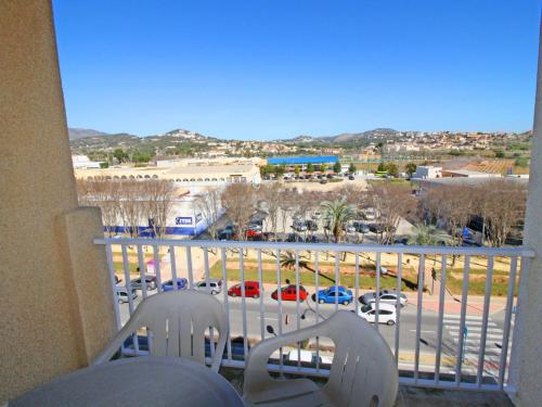 balkon z widokiem na parking w obiekcie Apartment Apolo VII-9 by Interhome w mieście Calpe