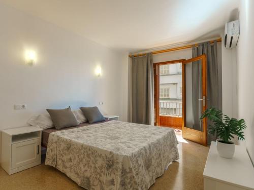 Foto Apartment Can Llorenc Sea Views by Interhome 5