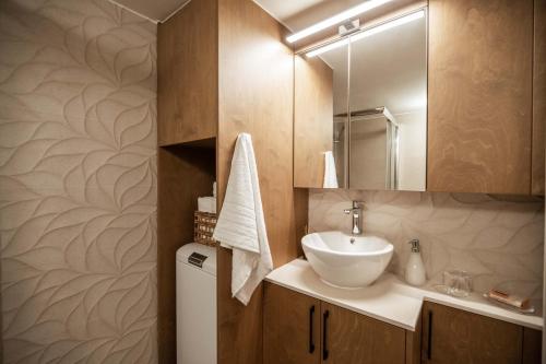 Cretan Sea View Apt 8mins to beach,old town, city