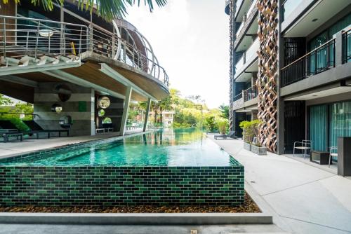 Emerald Terrace Apartments by Lofty