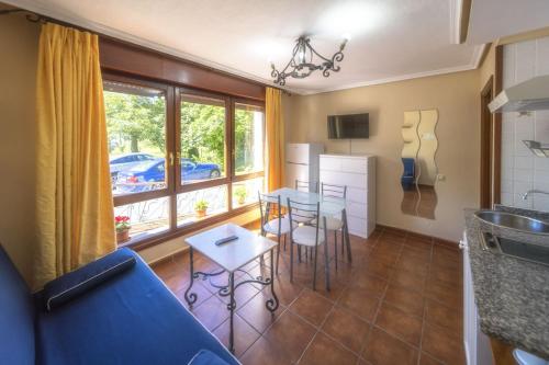 Kuchyň nebo kuchyňský kout v ubytování Apartamentos Trébede
