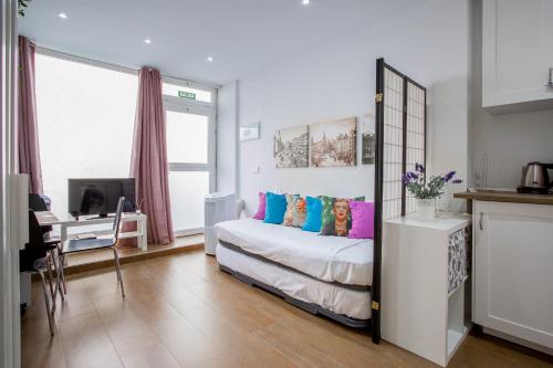 ApartEasy - Goya Ground Floor Studio