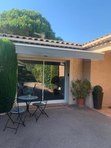 Gallery image of Villa ANOLPA in Vence