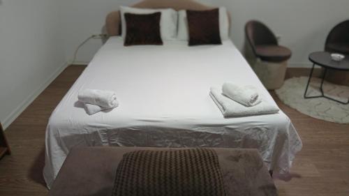 Postel nebo postele na pokoji v ubytování Sleep and drive No5 - free wifi