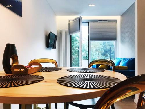 Μια τηλεόραση ή/και κέντρο ψυχαγωγίας στο Apartament 23 w Porto Łeba