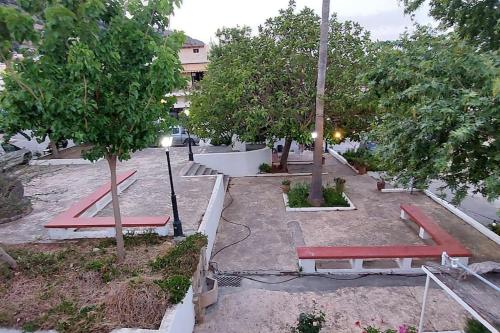 Φωτογραφία από το άλμπουμ του Christin P. Cute home with patio στα Κριτσά