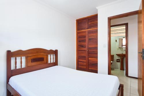 Lova arba lovos apgyvendinimo įstaigoje Apartamento a 100 metros da praia, bem localizado, com ar condicionado e Wi-fi - 14 - Edifício Lenamar II
