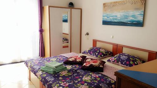 Кровать или кровати в номере Apartments by the sea Opatija - 7692