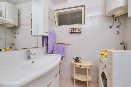 Apartments with a parking space Mali Losinj (Losinj) - 7972