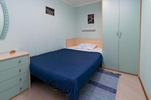 Apartments with WiFi Rijeka - 7825