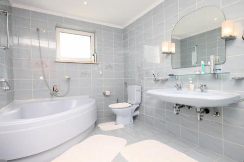 Koupelna v ubytování Family friendly house with a swimming pool Opatija - Volosko, Opatija - 7920