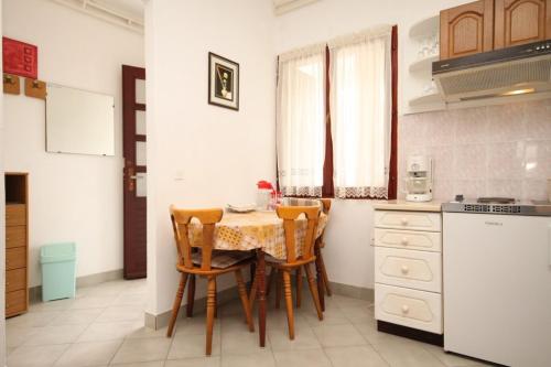 Kuchyň nebo kuchyňský kout v ubytování Apartments with a parking space Opatija - Pobri, Opatija - 7851