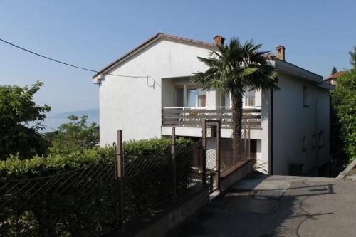 Zdjęcie z galerii obiektu Apartments with a parking space Opatija - 7831 w mieście Opatija