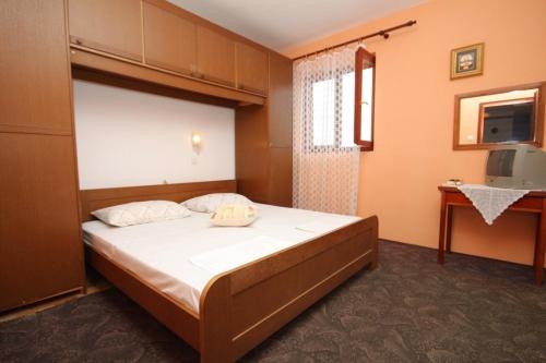 Apartments and rooms by the sea Mali Losinj (Losinj) - 7977