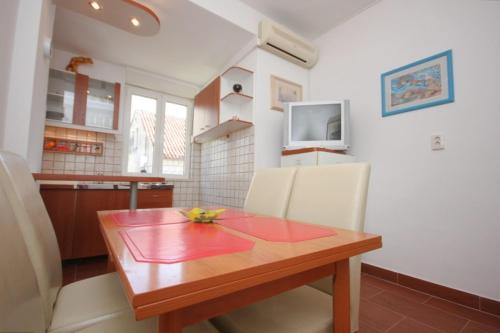 Apartments with WiFi Split - 7907