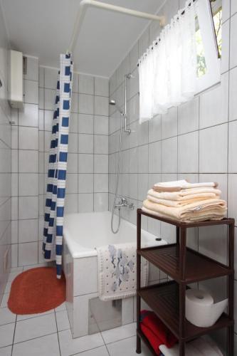 Apartments with a swimming pool Lovran, Opatija - 7707