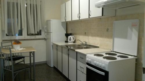 Apartments with parking space Opric, Opatija - 7715