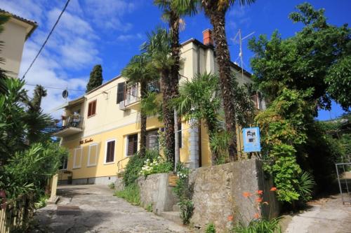 Rooms with a parking space Opatija - 7854