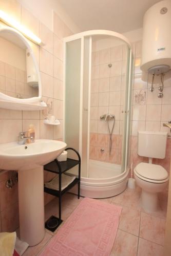Rooms with a parking space Opatija - 7854