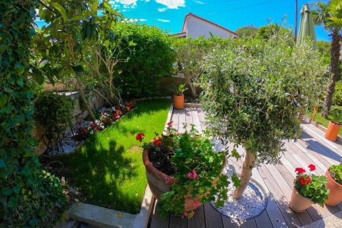 Zahrada ubytování Apartments by the sea Artatore, Losinj - 8020