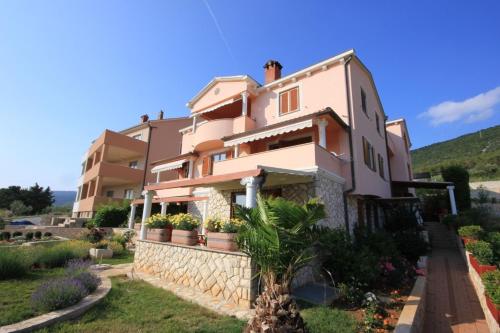 Fotografia z galérie ubytovania Apartments with a parking space Cres - 7985 v Cresi