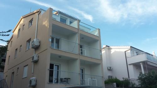 Fotografia z galérie ubytovania Apartments by the sea Rastici, Ciovo - 9208 v Trogiri