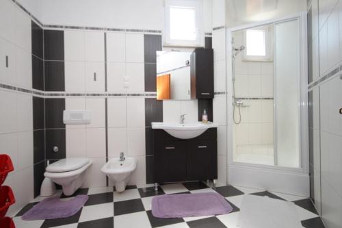 Seaside holiday house Mavarstica, Ciovo - 9206