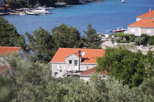Fotografia z galérie ubytovania Apartments by the sea Lumbarda, Korcula - 9302 v destinácii Lumbarda
