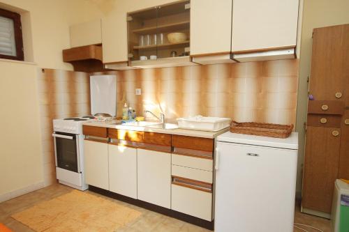 Apartments with WiFi Korcula - 9278