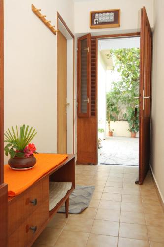 Apartments with WiFi Korcula - 9278