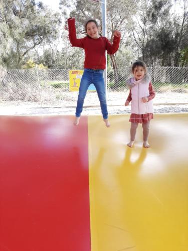 Παιδιά που μένουν στο Mandurah Caravan and Tourist Park