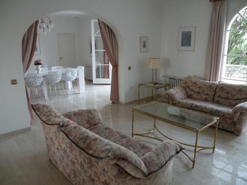 VASTE APPARTEMENT 70m2 LUXUEUX AVEC PISCINE XXL VUE FEERIQUE