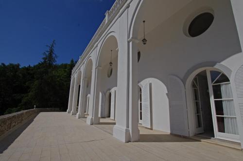 Fotografia z galérie ubytovania VASTE APPARTEMENT 70m2 LUXUEUX AVEC PISCINE XXL VUE FEERIQUE v destinácii Fréjus