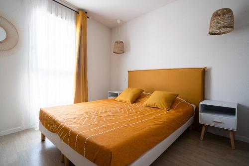Posteľ alebo postele v izbe v ubytovaní Joli studio, clim proche gare et centre ville